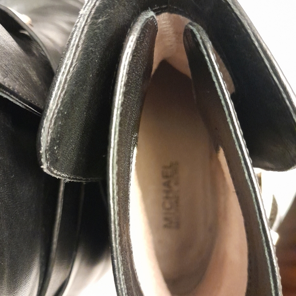 MICHAEL KORS ARLEY BLACK  GOLD Hardware  Leather Ankle Boots. - Picture 2 of 8